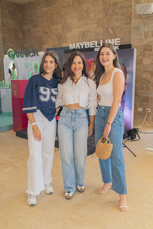 Maria Jose, Conde, Leidy Santos e Isabella Conde.