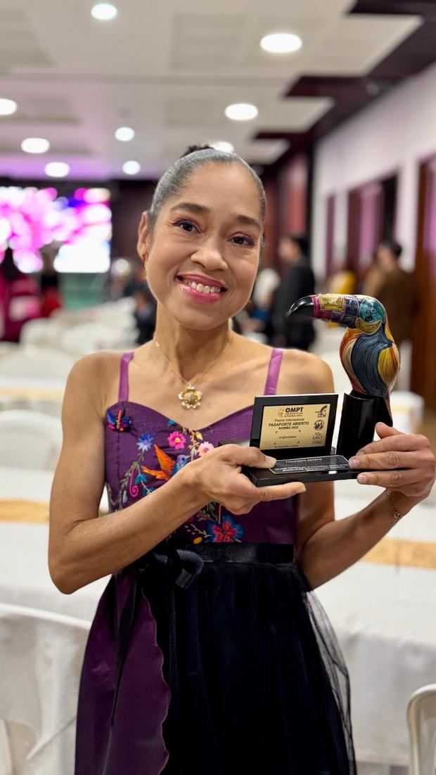 María Mercedes, ganadora del Premio Pasaporte Abierto 2025 en la categoría “Originalidad”.