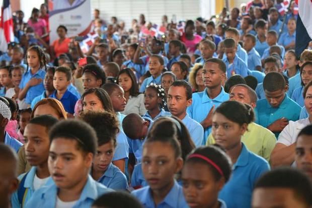 Estudiantes reciben docencia. 