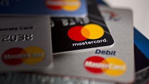 Mastercard reúne a tres bancos del país para apoyar los esfuerzos de la Cruz Roja