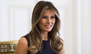 El avión en el que volaba Melania Trump, obligado a aterrizar por humo en la cabina