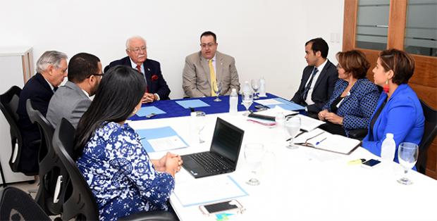 El ministro Isa Conde y el director general Díaz presidieron la reunión