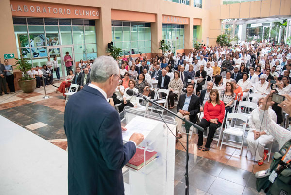 Hospital Metropolitano de Santiago celebra diez años de servicio