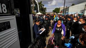 Nuevo gobierno de México busca tomar control de caravana en Tijuana