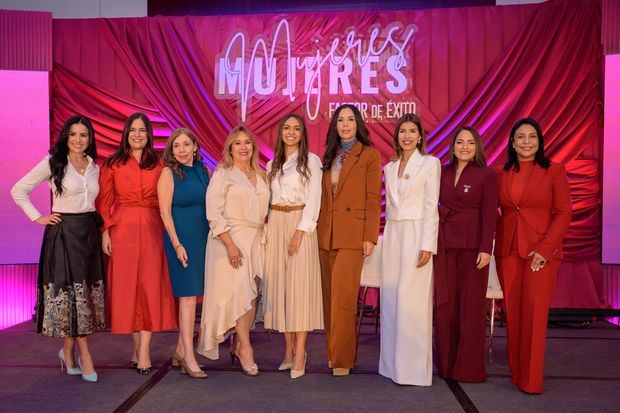 Michelle Villavicencio, Tamara Vásquez, Claudia Cárdenas, Isabel Figueroa de Rolo, Arianna Rolo, Yermys Peña, Rayvelis Roa, Jenniffer Arias, Kismet Madera.