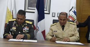 Defensa y Dncd firman protocolo de operaciones militares contra narcotráfico
