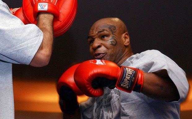 Tyson sigue buscando rival para su pelea a beneficio.