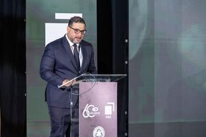 Ministro de Medio Ambiente, Paìno Henrìquez