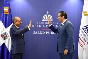 Ministro de Salud juramenta al doctor Demetrio Vicente Ureña como nuevo director ejecutivo de CONAPE