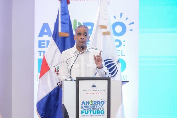 El ministro de Energía y Minas, Joel Santos, durante su intervención en el foro 'Ahorro energético: transformando el futuro'