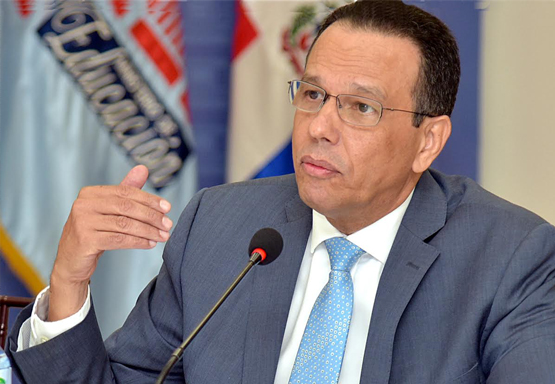 Ministro de Educación, Antonio Peña Mirabal, condenó incidentes violentos provocados por miembros de la Asociación Dominicana de Profesores (ADP). 