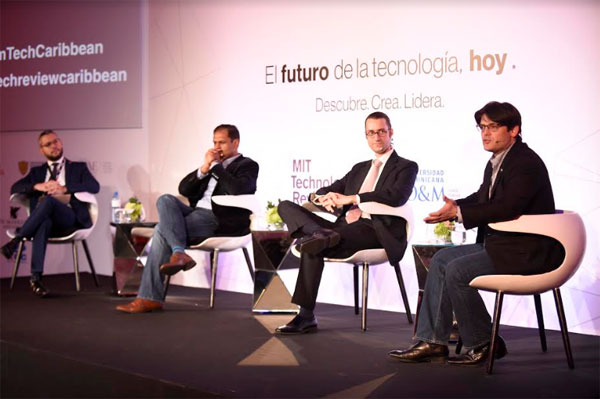 Panelistas Yaqui Núñez del Risco, Sumeet Jain, Pablo Ignacio García y Manuel A. Grullón Hernández