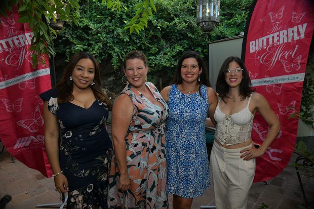 Anny Mariel Gómez, Michelle Bourdeau, Adriana Badía, Rebeca Sánchez.