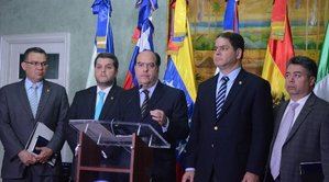 Oposición venezolana confirma irá a reanudación de diálogo con el Gobierno
 