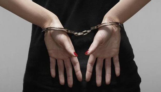 Ministerio Público obtuvo medidas de coerción en contra de una mujer que fue arrestada por estar vinculada a la explotación sexual de una adolescente embarazada.
