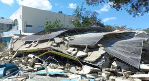 Abinader ordena investigar causas del derrumbe de mueblería en La Vega