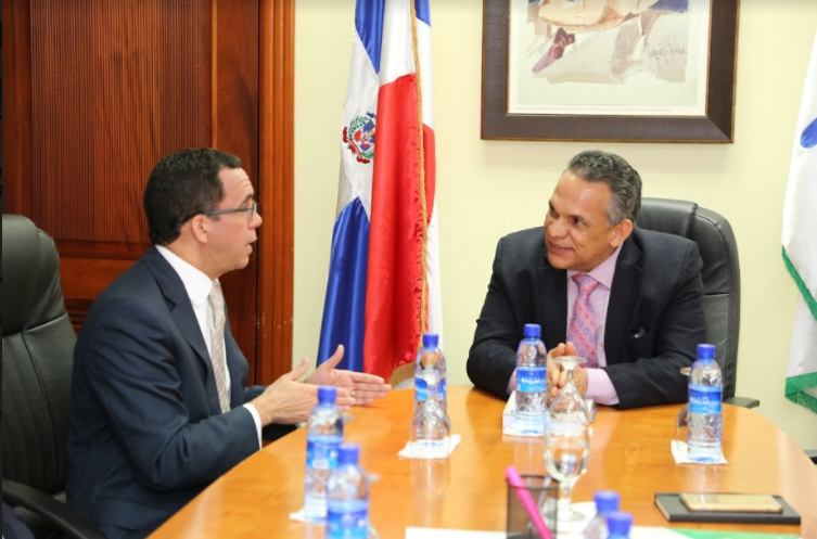 Ministros Navarro y Ventura sostuvieron reunión