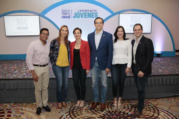 Presidente Kathryn Rowan compartió sus experiencias con los jóvenes