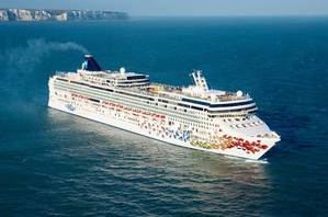 Nicaragua recibe 2.329 turistas en el crucero Norwegian Gem 