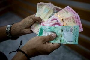 Venezuela entra en proceso de reconversión monetaria con el apagón electrónico