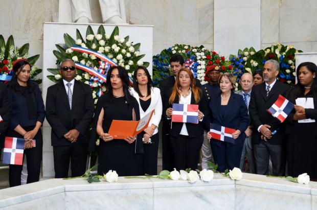 Ofrenda del Instituto Nacional de Transporte y Tránsito Terrestre