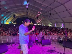 Omega El Fuerte enciende Europa con su gira de merengue urbano
