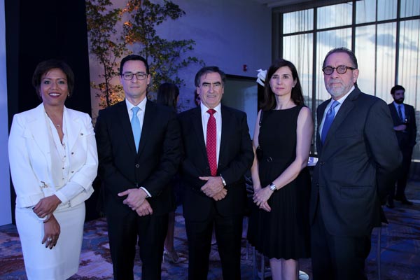 Alejandro Abellano, Muriel Alfonseca, Roberto Herrera y Luis Mier