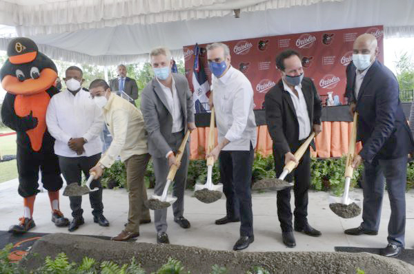 Los Orioles dan inicio a construcción de academia propia en el paí­s.