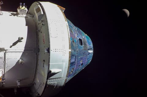 La Orión rompe un récord de Apolo 13 y se ubica a más de 400.000 km de la Tierra.