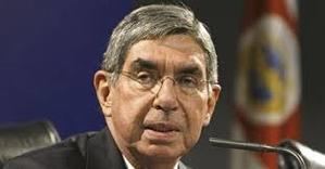 Premio Nobel de La Paz Óscar Arias afirma que Latinoamérica tiene mucho que aprender sobre democracia