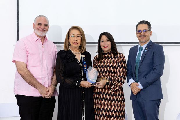 Osvaldo Holguin, Olga v. Acosta Sena, Jenny González Báez, Melvion Brioso.