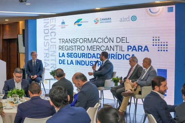 Panel-Encuentro registro mercantil.