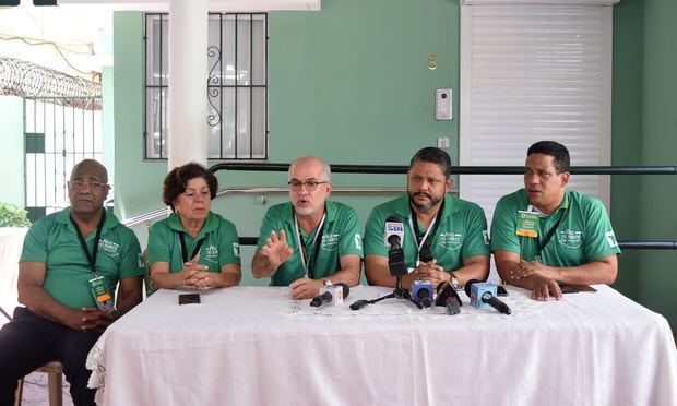 Cándido Mercedes, Miriam Díaz, Francisco Alvarez, Heiromy Castro y Carlos Pimentel.