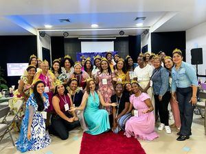 Madres celebran su valor en el Encuentro de Reinas de El Recreo de Mamá