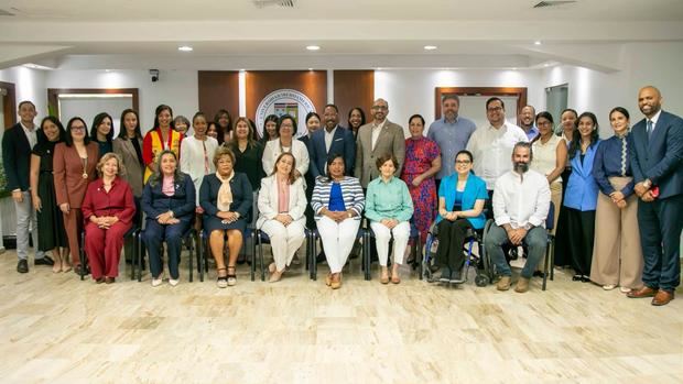 Participantes del lanzamiento.
