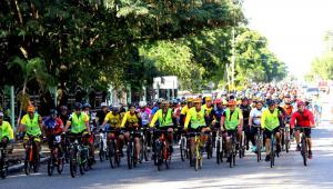 Pedalearon los ciclistas con firme mensaje en favor del corazón