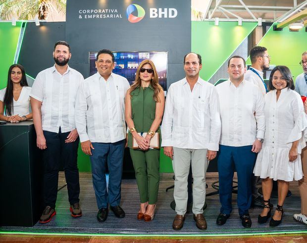 Pedro Avila, Ariel Pérez, Paola Rainieri, Frank Rainieri, Andrés Abbott y Carmen González.