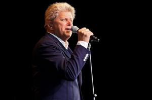 Peter Cetera llega al país para presentarse en el Anfiteatro Puerto Plata