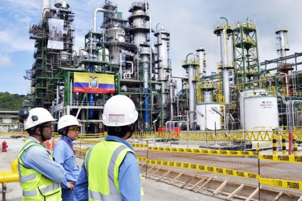 Petrolera de Ecuador refuta denuncia ambientalista y expone sus licencias ISO.