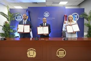 TC y Banco de Reservas firman acuerdo de colaboración