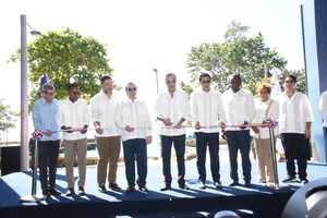 Presidente Abinader y ministro Collado inauguran remodelado Parque Submarino La Caleta