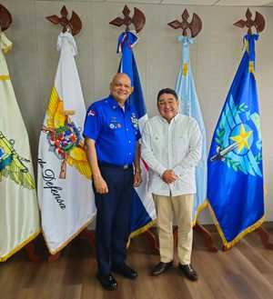 Miguel Calzada León realiza visita de cortesía al director general del CESAC