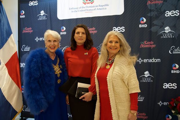 La velada reunió a destacados miembros del cuerpo diplomático.