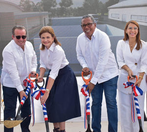 Raquel Peña y Director de CEED dan primeros palazos para la construcción de moderno Comedor Económico en Puerto Plata