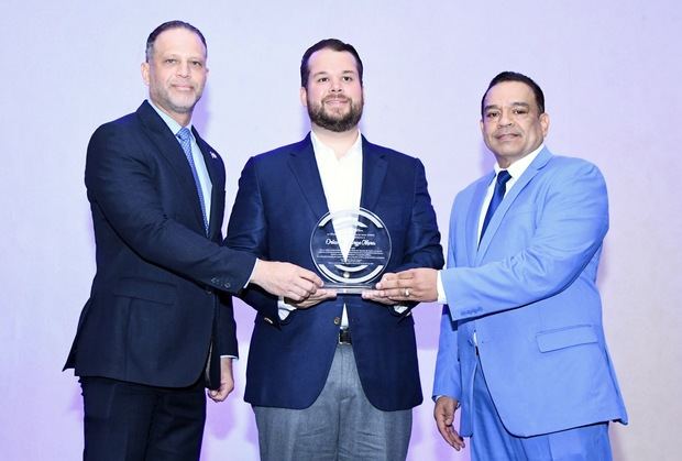 Onda destaca legado de Orlando Jorge Mera en foro sobre derecho de autor en el deporte.