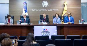 La JCE extiende plazo para solicitud de fusiones candidaturas presidenciales