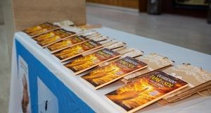 Portada libro Queriendo tapar el sol con un dedo 2026.