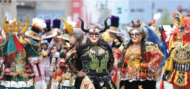 El carnaval del Caribe se une contra la desinformación sobre el COVID-19.