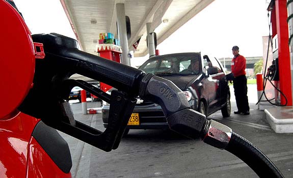 Bajan precios de combustibles en RD