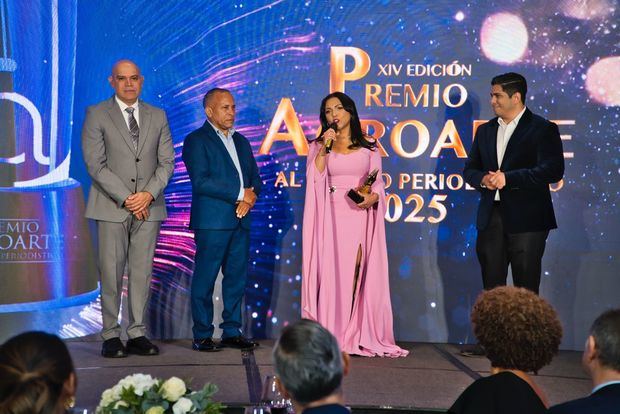 Premio a Jaqueline Contreras.